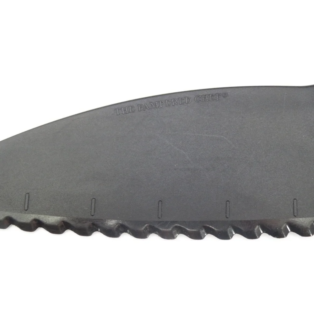 The Pampered Chef‎ Black Nylon Serrated Edge Lettuce Knife